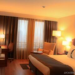 Отель Holiday Inn Istanbul Sisli комната для гостей фото 5