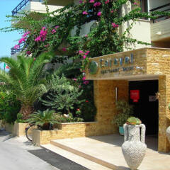 Caravel Apartment Hotel