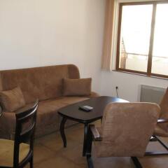 Отель Krasi Apartments in Zornitsa Complex Болгария, Чепеларе - отзывы, цены и фото номеров - забронировать отель Krasi Apartments in Zornitsa Complex онлайн комната для гостей фото 3