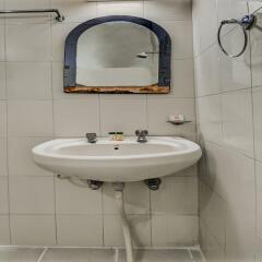 OYO 18320 Hotel Utsav ванная фото 2