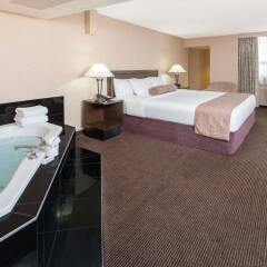 Отель Ramada Plaza by Wyndham Calgary Downtown Канада, Калгари - отзывы, цены и фото номеров - забронировать отель Ramada Plaza by Wyndham Calgary Downtown онлайн спа