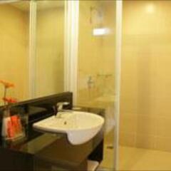 Отель Legacy Express Sukhumvit by Compass Hospitality ванная