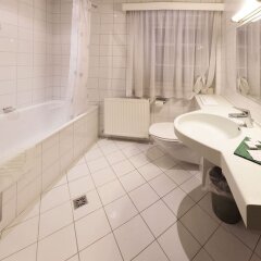 Отель Doktorschlössl Австрия, Зальцбург - отзывы, цены и фото номеров - забронировать отель Doktorschlössl онлайн ванная фото 2