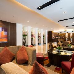 Отель Legacy Suites Sukhumvit by Compass Hospitality Таиланд, Бангкок - 2 отзыва об отеле, цены и фото номеров - забронировать отель Legacy Suites Sukhumvit by Compass Hospitality онлайн интерьер отеля фото 2