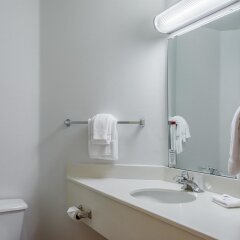 Motel 6 Redmond, OR in Redmond, United States of America from 128$, photos, reviews - zenhotels.com bathroom