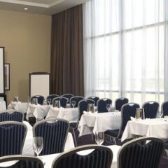 Отель Delta Hotels by Marriott Burnaby Conference Centre Канада, Бурнаби - отзывы, цены и фото номеров - забронировать отель Delta Hotels by Marriott Burnaby Conference Centre онлайн с домашними животными