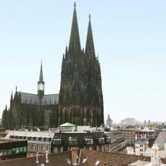 Отель Hilton Cologne Германия, Кёльн - 3 отзыва об отеле, цены и фото номеров - забронировать отель Hilton Cologne онлайн балкон