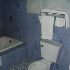 Hotel La Villa de los Dioses in Agua Escondida, Guatemala from 112$, photos, reviews - zenhotels.com bathroom