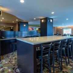 Отель Comfort Suites Lake City Лейк-Сити гостиничный бар