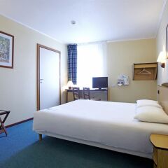 Hotel Campanile WROCLAW - Stare Miasto 2* Стандартный номер с разными типами кроватей фото 4
