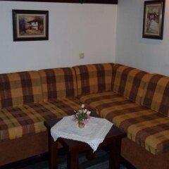 Отель Parlapanova Guest House - Pool Access Боженци комната для гостей фото 2