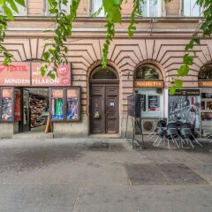Отель Oasis Apartments Corvin I Венгрия, Будапешт - отзывы, цены и фото номеров - забронировать отель Oasis Apartments Corvin I онлайн парковка