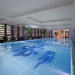 Отель Sheraton Seoul D Cube City Hotel Южная Корея, Сеул - отзывы, цены и фото номеров - забронировать отель Sheraton Seoul D Cube City Hotel онлайн бассейн фото 2