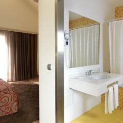 Отель Cristal Praia Resort & Spa ванная