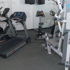 Отель La Quinta Inn & Suites Dallas North Central фитнесс-зал фото 3