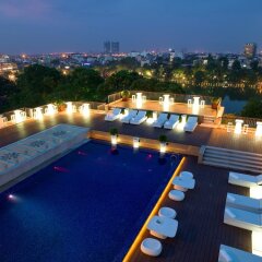 Apricot Hotel бассейн