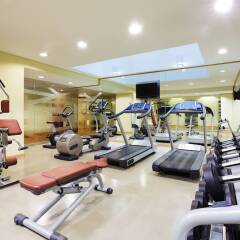 Отель Novotel Dubai Deira City Centre фитнесс-зал фото 2