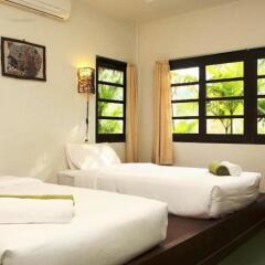 Отель Panalee Resort сейф в номере