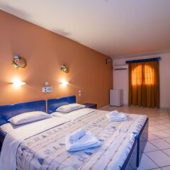 Porto Koukla Beach Hotel сейф в номере