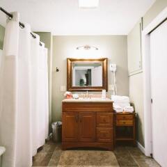 Отель The Mount Vernon Inn ванная