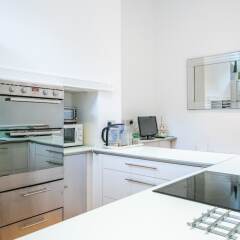 Отель Exquisite Hampstead Home near Regents Park в номере