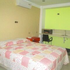 Ari's Hotel III комната для гостей фото 5