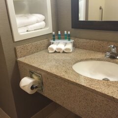 Holiday Inn Express Hotel & Suites Pittsburgh-South Side ванная