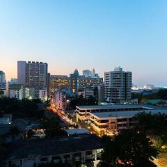 Отель Citrus Sukhumvit 11 Bangkok by Compass Hospitality Таиланд, Бангкок - 3 отзыва об отеле, цены и фото номеров - забронировать отель Citrus Sukhumvit 11 Bangkok by Compass Hospitality онлайн балкон