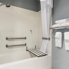 Отель Homewood Suites By Hilton Columbus-Hilliard Хиллиард ванная фото 2