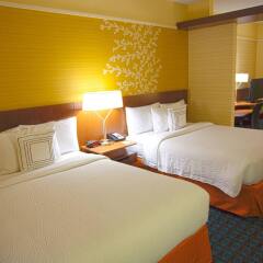 Отель Fairfield Inn & Suites by Marriott Columbus Airport США, Колумбус - отзывы, цены и фото номеров - забронировать отель Fairfield Inn & Suites by Marriott Columbus Airport онлайн комната для гостей фото 3