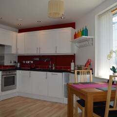 Апартаменты 2 Bedroom Apartment With Balcony Overlooking River в номере