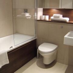 Апартаменты Marlin Apartments Stratford ванная