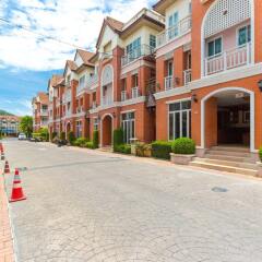 Отель Phuket Chaba Hotel Таиланд, Пхукет - 1 отзыв об отеле, цены и фото номеров - забронировать отель Phuket Chaba Hotel онлайн парковка