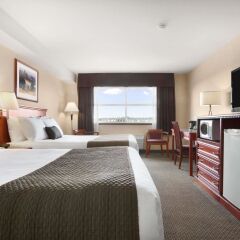 Отель Days Inn & Suites Langley комната для гостей фото 5