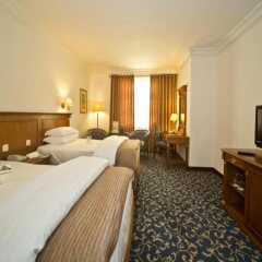 Bristol Hotel комната для гостей