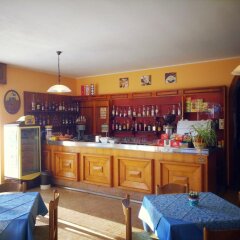 Отель Albergo Rosa Каренно гостиничный бар