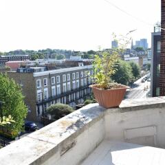 Отель Sunny 2 Bedroom Flat Between Camden Town & Primrose Hill Великобритания, Лондон - отзывы, цены и фото номеров - забронировать отель Sunny 2 Bedroom Flat Between Camden Town & Primrose Hill онлайн балкон