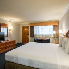 Отель Nob Hill Motor Inn комната для гостей фото 12