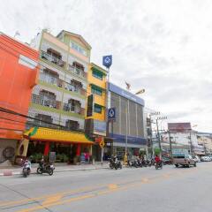 Отель Marina Boutique Suites