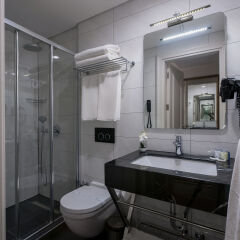 Le Petit Palace Hotel Турция, Стамбул - 4 отзыва об отеле, цены и фото номеров - забронировать отель Le Petit Palace Hotel онлайн ванная