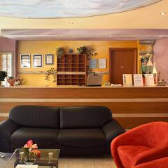 Отель Marietta Aparthotel интерьер отеля