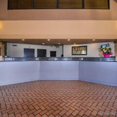 Отель Americas Best Value Inn Downtown Las Vegas США, Лас-Вегас - отзывы, цены и фото номеров - забронировать отель Americas Best Value Inn Downtown Las Vegas онлайн гостиничный бар