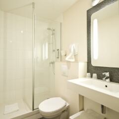 Отель ibis Paris Père Lachaise ванная фото 2