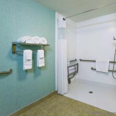 Отель Hampton Inn Suites Sarasota/Bradenton Airport ванная