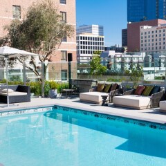 Отель The Mayfair Hotel Los Angeles США, Лос-Анджелес - 9 отзывов об отеле, цены и фото номеров - забронировать отель The Mayfair Hotel Los Angeles онлайн бассейн фото 3