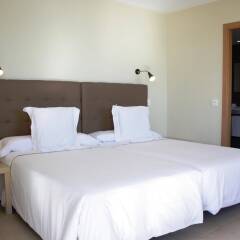 Отель Mainare Playa by CheckIN Hoteles Испания, Фуэнхирола - отзывы, цены и фото номеров - забронировать отель Mainare Playa by CheckIN Hoteles онлайн комната для гостей фото 5