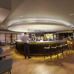 Отель DoubleTree By Hilton London Excel гостиничный бар