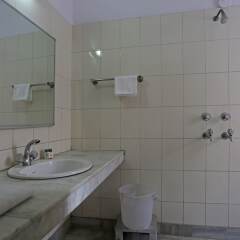 Отель Kastle Guest House ванная