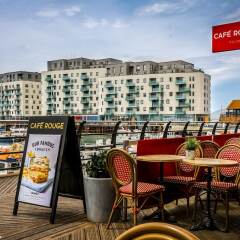 Отель Rethink Living - Luxury Brighton Marina питание