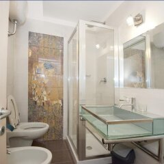 Отель Deluxe Rooms Италия, Рим - отзывы, цены и фото номеров - забронировать отель Deluxe Rooms онлайн ванная